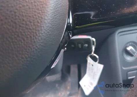 2015 Volkswagen Beetle 1.8T Fleet Edition из США, поврежденный, VIN 3VWF17AT5FM637655